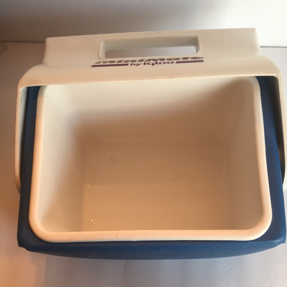 Igloo Minimate Cooler - Picture 3 of 8